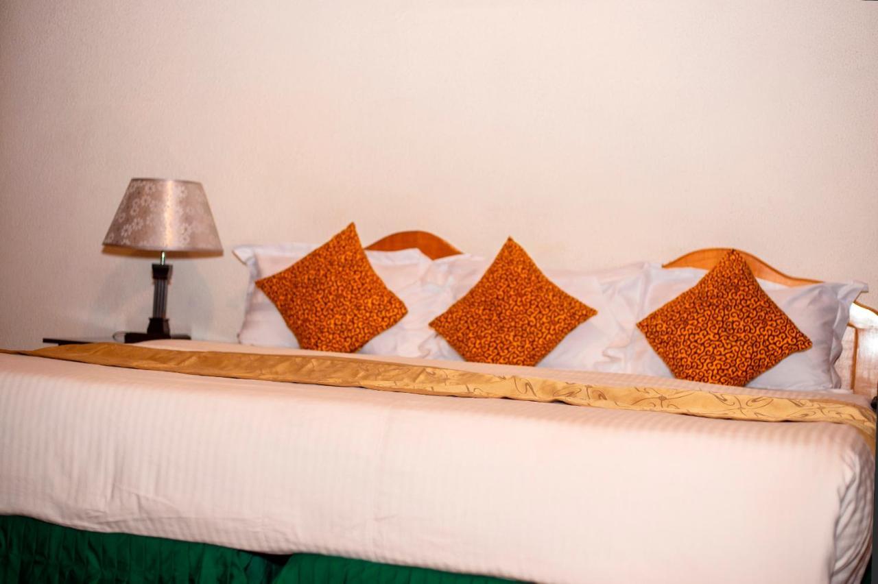 Royal Park Hotel Kumasi Extérieur photo