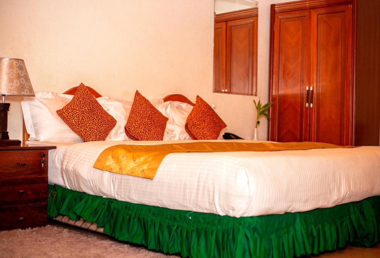 Royal Park Hotel Kumasi Extérieur photo